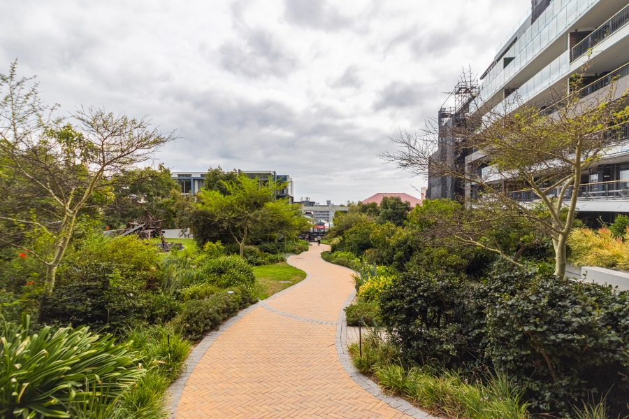 2 Bedroom Property for Sale in Sea Point Western Cape